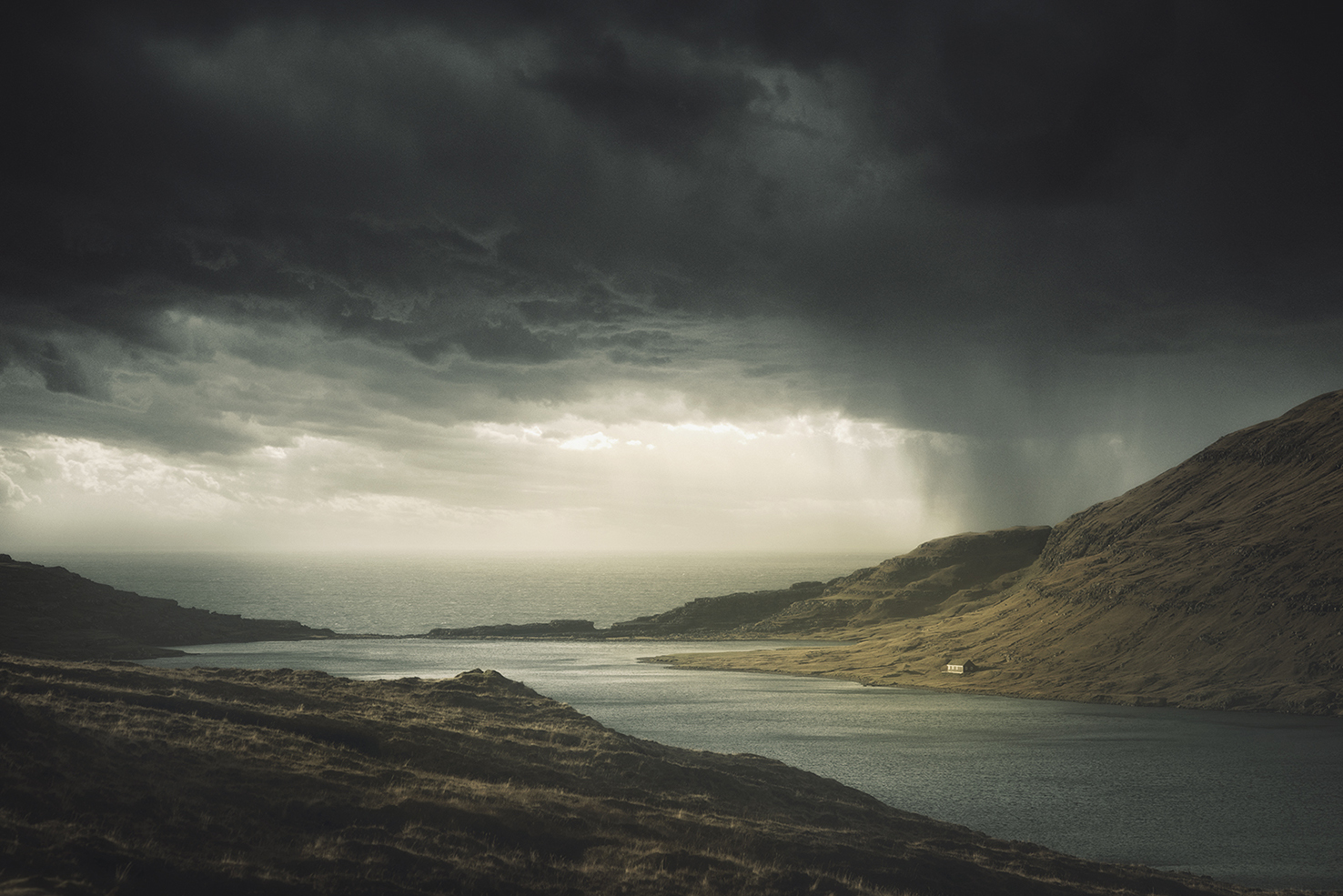 The Lake above the Ocean